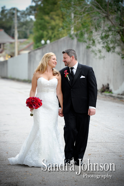 Best Courtyard Lake Lucerne wedding photographer - Sandra Johnson (SJFoto.com)